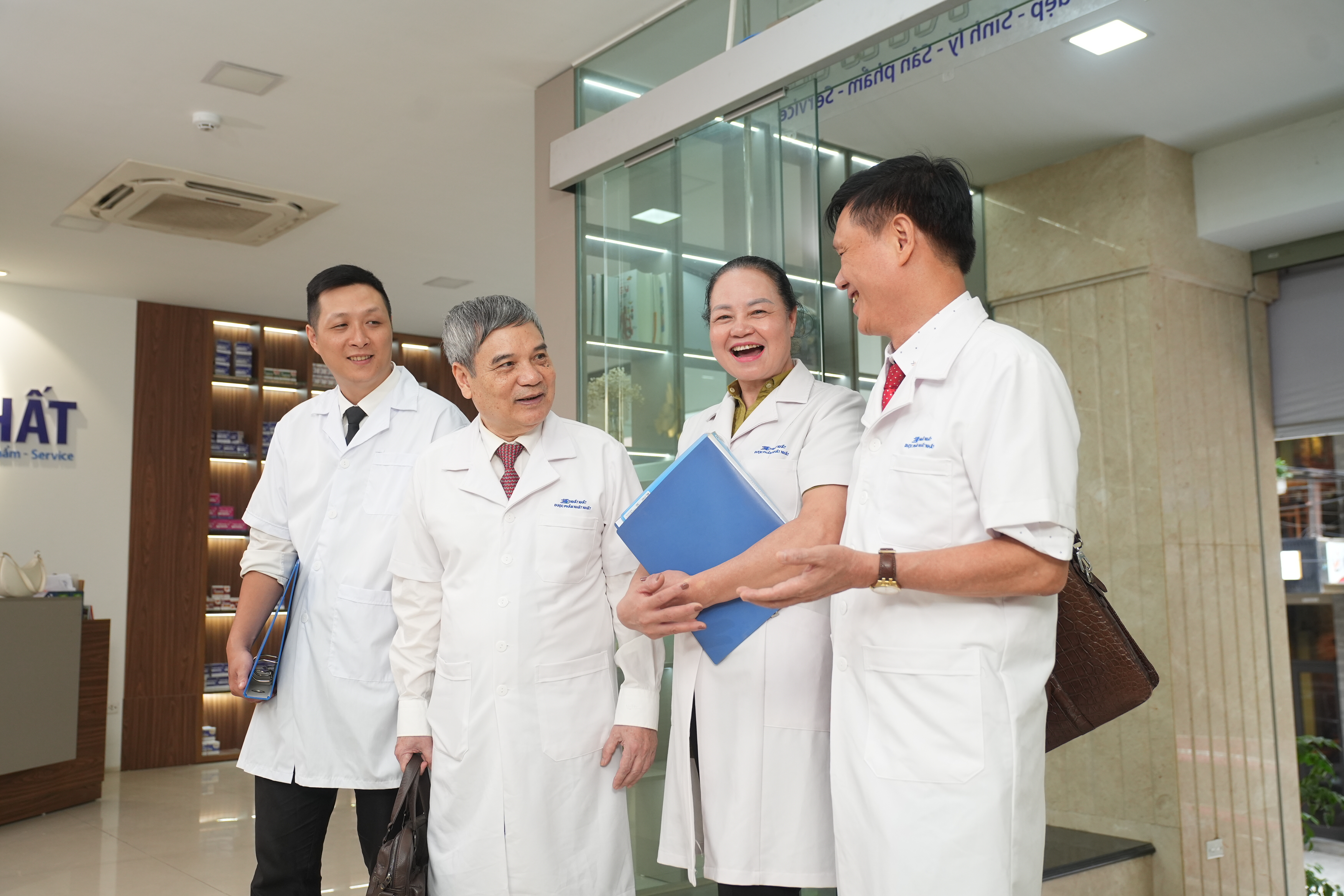 KẾT HỢP ĐÔNG - TÂY Y